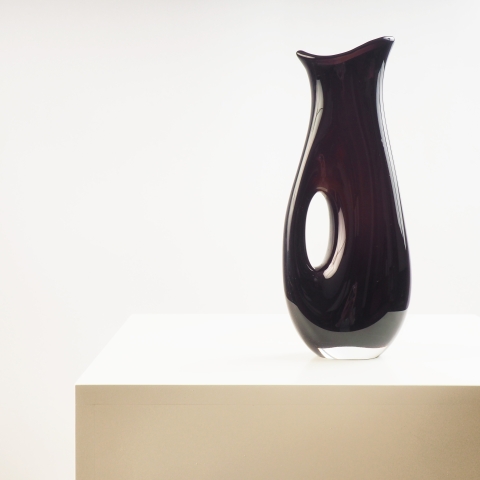 Black vase by Vicke Lindstrand