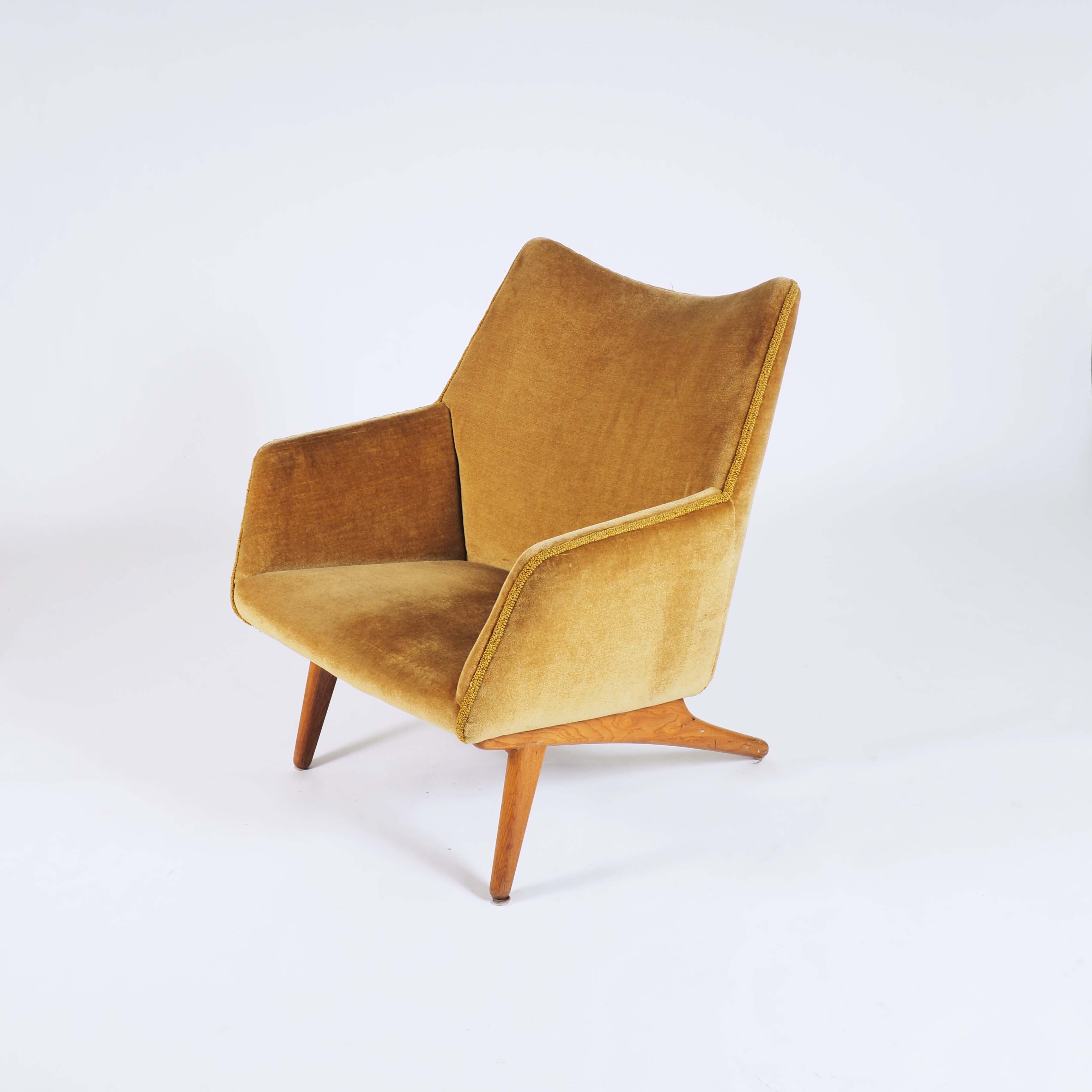 Easy Chair by Illum Wikkelsø