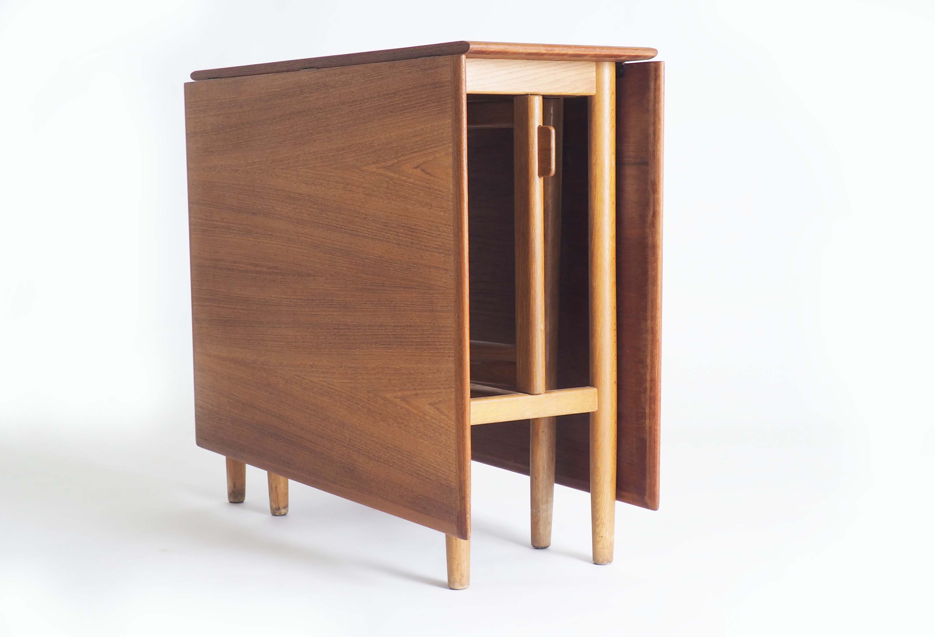 Gateleg table "Pedro" by KO Westberg