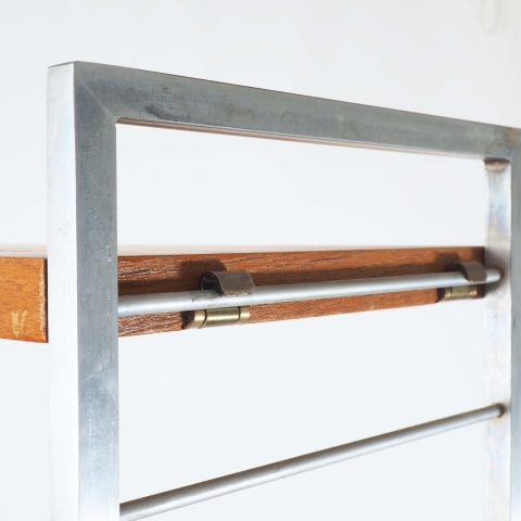 String Continental by Nisse Strinning