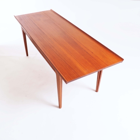 Coffee table in solid teak by Finn Juhl 