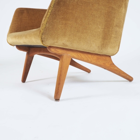 Easy Chair by Illum Wikkelsø