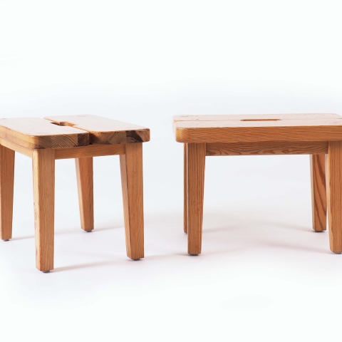 Pair of stools in pine