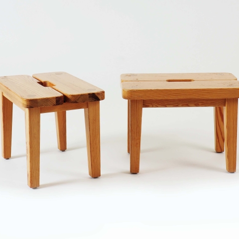 Pair of stools in pine