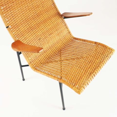 Lounge chair in rattan
