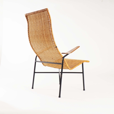 Lounge chair in rattan